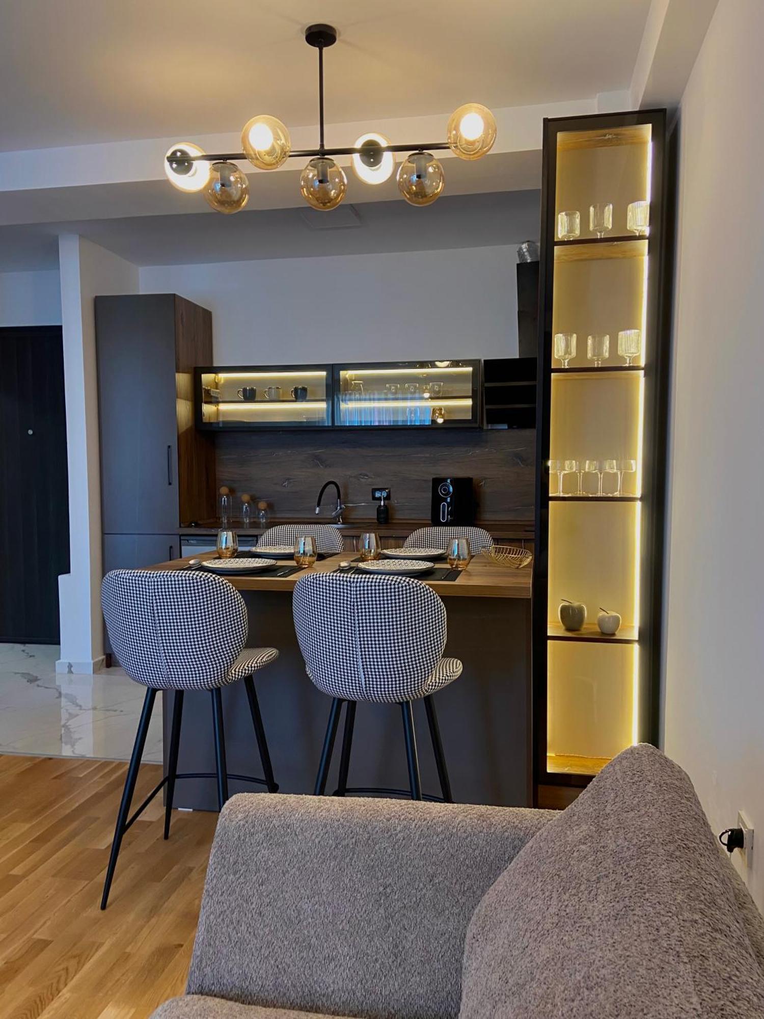 Sara East Gate Living Апартамент *